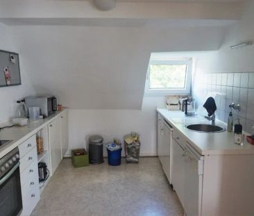 Helle 2-Zimmer-Dachgeschosswohnung in Rüttenscheid - Foto 1