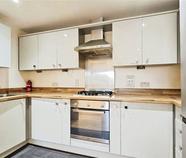 Thorpe Road, Staines-upon-Thames, Surrey, TW18 3HT - Photo 4