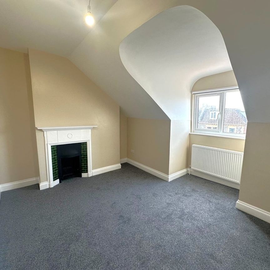 2 Bed Flat, Belvoir Road, BS6 - Photo 1
