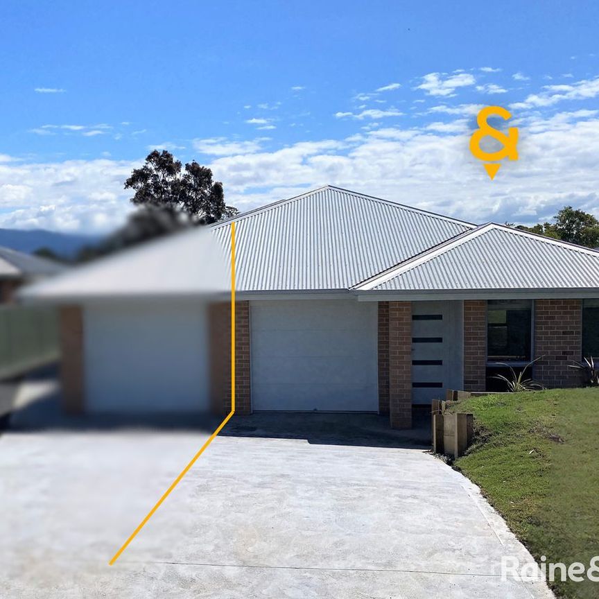 Modern 4-Bedroom Duplex in Convenient Nowra Location - Photo 1