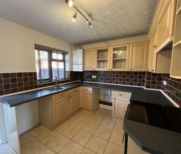 Thatcham Court, Yeovil - Photo 6