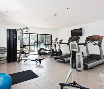 Furnished Studio in Resort Style Complex 100M to Westfield Carindal... - Photo 5