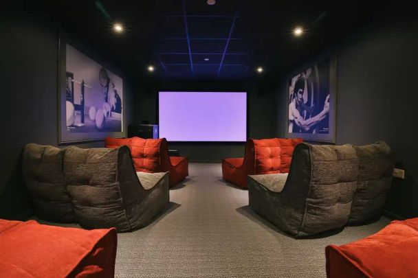 Classic 2 Bed Apartment - Photo 1