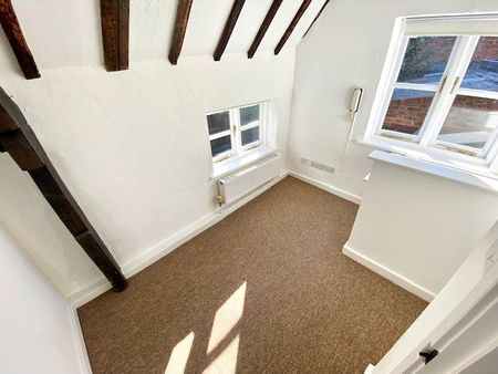 2 Bedroom House - Church Street, Romsey - Photo 4