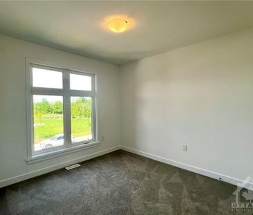 For Lease - 53 MAIZE Street, Stittsville - Munster - Richmond, Ontario - Photo 2