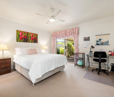 Stylish Low-Set Family Home in Prime Tingalpa Location - Photo 2