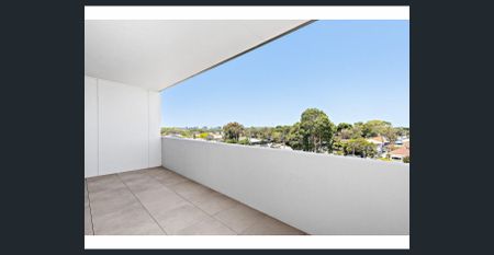 SPACIOUS AND QUIET REAR FACING AIR-CONDITIONED APARTMENT ON THE EDGE OF HAMILTON - Photo 5