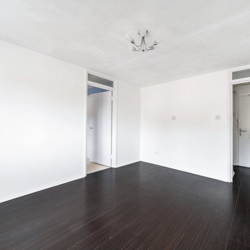 Gallosson Road, London, SE18 - Photo 1