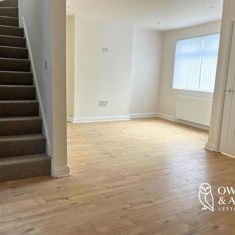 11 Warren Gardens, Lisburn, BT28 1EA - Photo 1