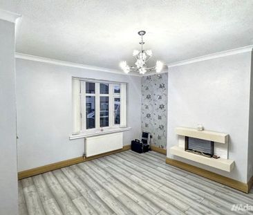 3 bedroom end of terrace house to rent - Photo 1