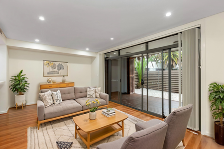 Spacious Four-Level Townhouse Offering Comfort, Style & Convenience - Photo 4