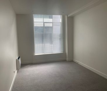 Henty House - Photo 6