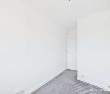 3 bedroom end of terrace house to rent - Photo 5