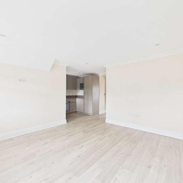 Portlock Road, Maidenhead, Berkshire, SL6 - Photo 1