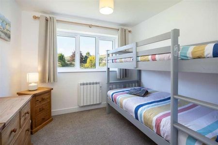 Lansdown Gardens, Chillerton, Newport, PO30 - Photo 2