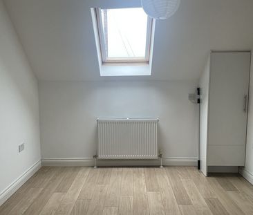 2 Bed Flat, Worsley Court, BS5 - Photo 2