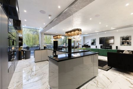 5 bedroom detached house to rent - Photo 3