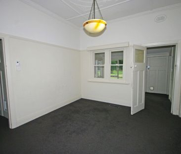 2 Bedroom Home - a Short Stroll to All Centre Road Offers! - Photo 6