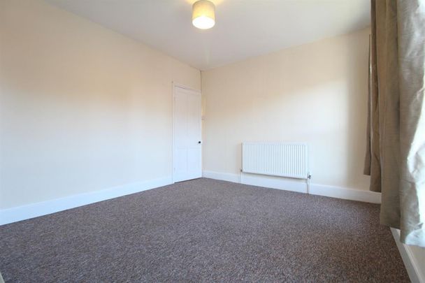 1 bedroom Flat To Let - Photo 1