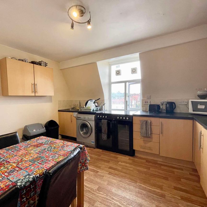 Large Room Available - N4 - Finsbury Park - Photo 1