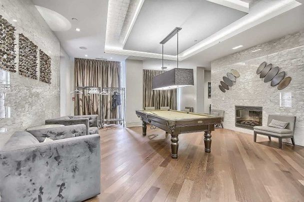 For Lease - 111 Civic Square Gate Unit# 215, Aurora, Ontario - Photo 1