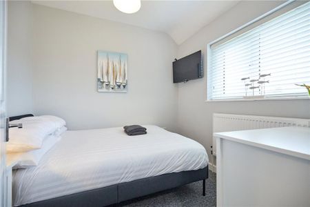 5 bedroom semi-detached house to rent - Photo 3