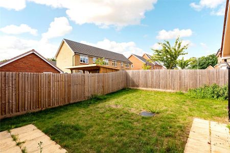 4 bedroom detached house to rent - Photo 4