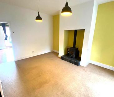 3 bedroom terraced house to rent - Photo 2