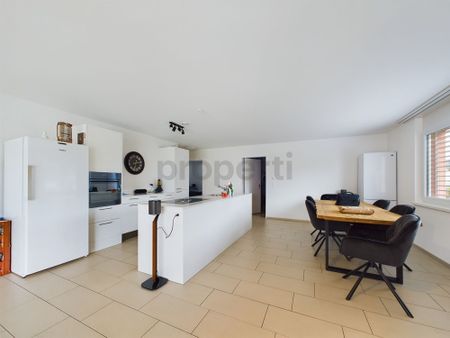 Moderne 3.5-Zimmer Wohnung in Weiach - Photo 3