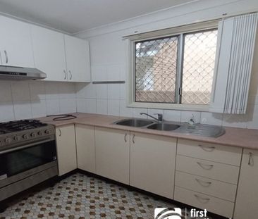 4 BEDROOM DOUBLE BRICK HOUSE - Photo 4