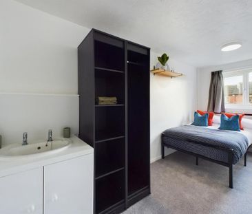 6 bedroom house to rent - Photo 2