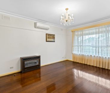 Spacious Family Home in Convenient Fawkner Location - Photo 1