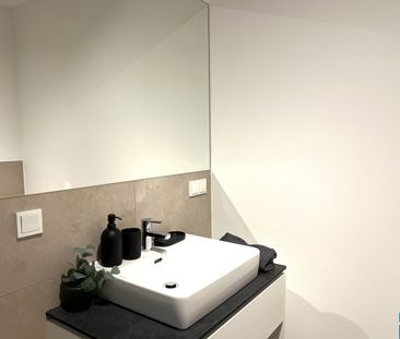 Lichtdurchflutete 2 Zimmer Wohnung mit perfekter Anbindung - Photo 2