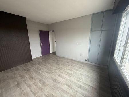 Location Appartement 2 pièces 67m² - Photo 3