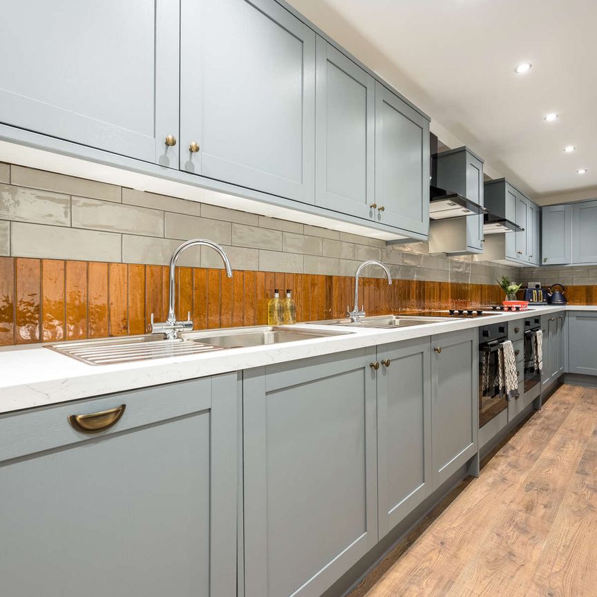 OX Living is proud to present this high-quality 9-bedroom co-living property, perfect for working professionals looking for stylish, stress-free living. Room 8 - Photo 1