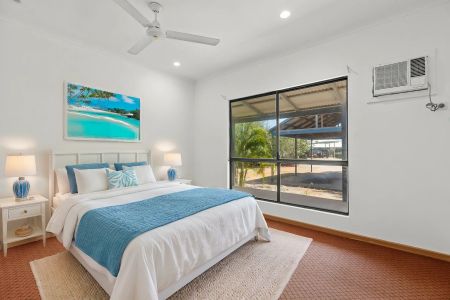 Available until mid January 2026 - Photo 5