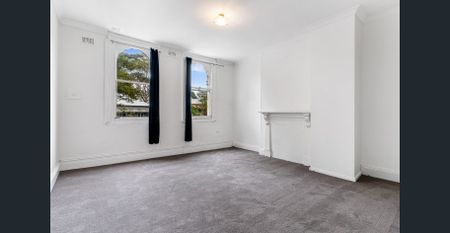 City-Fringe Apartment - Photo 3