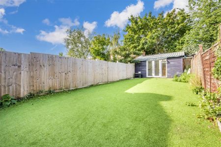 2 bed House - Mid Terrace To Let - Photo 5