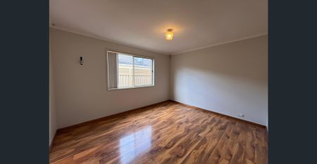 GREAT FAMILY HOME - Photo 2