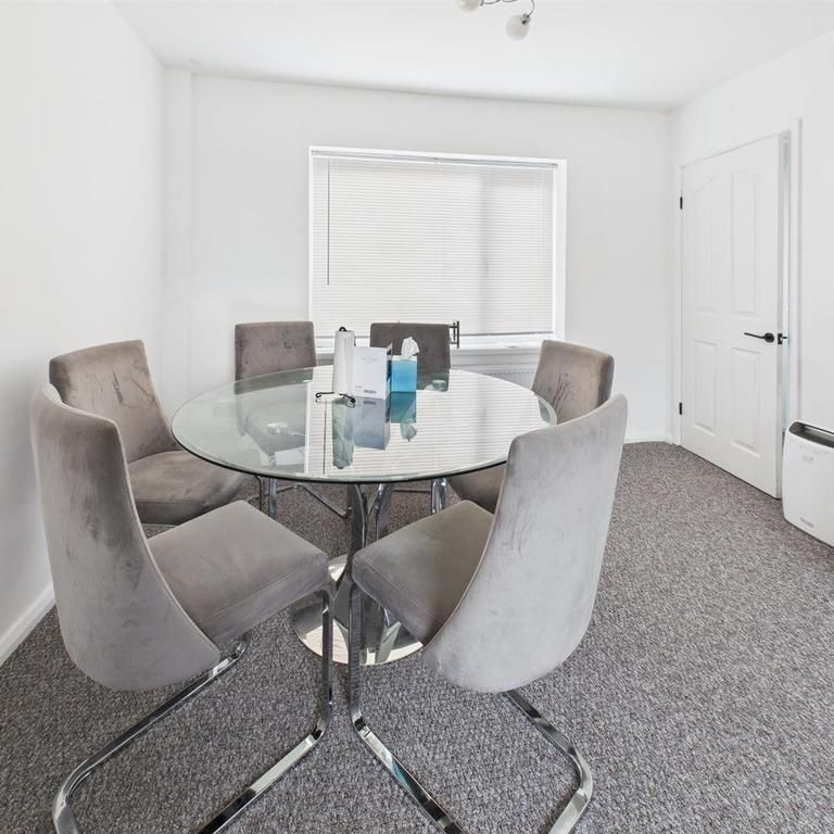 2 bedroom end of terrace house to rent - Photo 1