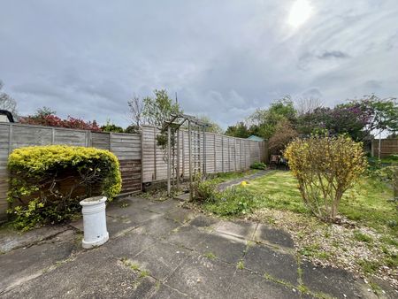 Two bedroom Terraced house - Photo 4