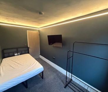 56 Peel Close - Photo 3