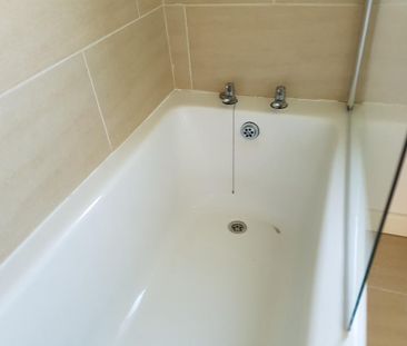 2 bedroom semi-detached house to rent - Photo 4