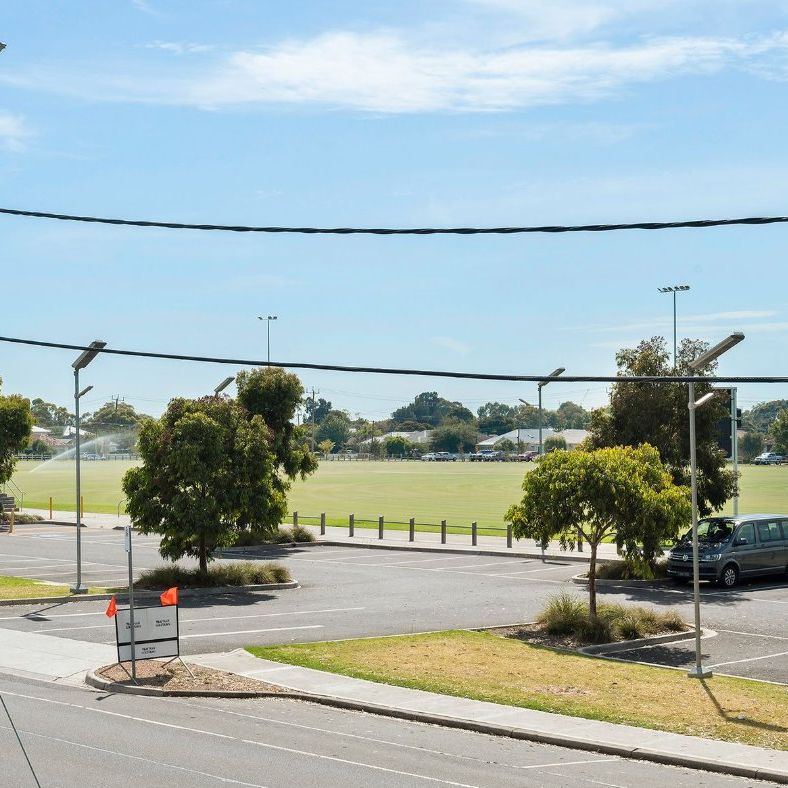 Modern Living in Prime Yarraville Location - Photo 1