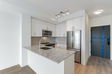 For Lease - 345 Wheat Boom Drive Unit# 708, Oakville, Ontario - Photo 3