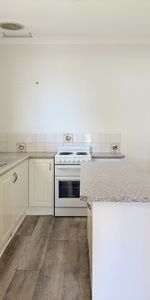 Charming 3-Bedroom Home for Rent - Freshly Painted & Move-In Ready! - Photo 4