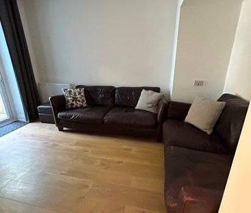 5 Bed Terraced House, Bear Road, BN2 - Photo 3