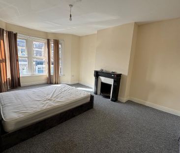 5 bedroom terraced house to rent - Photo 4