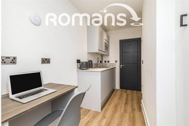 Studio to rent - Photo 1