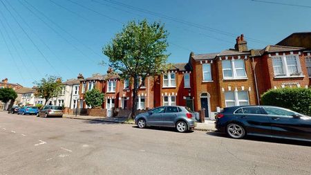 Alston Road, London, SW17 - Photo 4